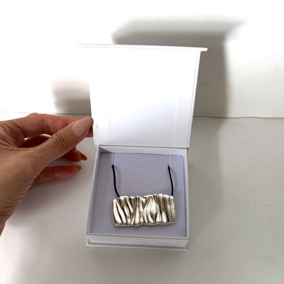 HEAVEN MAYHEM NWT Gaia Pendant Statement Necklace in Sliver Black - Picture 5 of 9